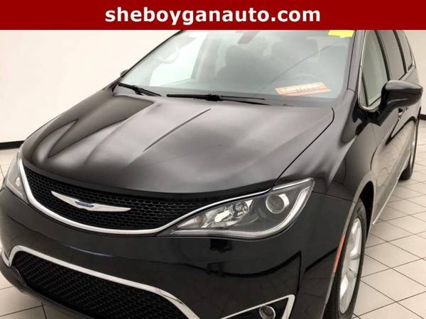 2018 Chrysler Pacifica Touring L Plus for sale in Sheboygan, WI – photo 2