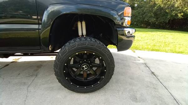 2004 GMC 2500 HD SLT 6liter. - cars & trucks - by owner - vehicle... for sale in North Port, FL – photo 3