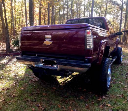 1997 Burgundy Chevrolet K2500HD with body and suspension lift. -... for sale in Lillington, NC – photo 6