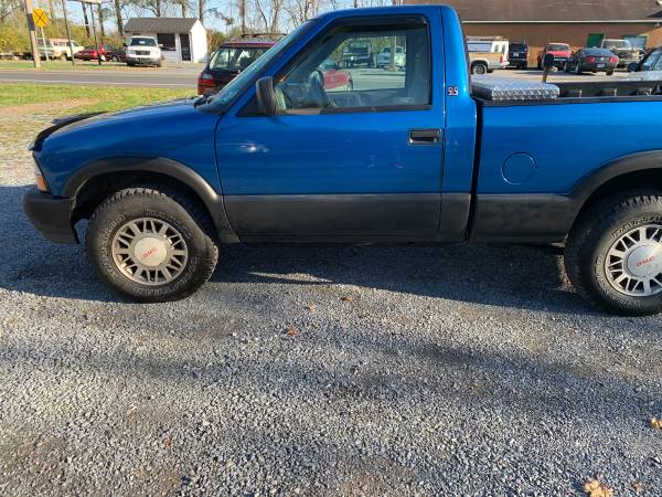 2000 GMC Sonoma Pick Up (4 WD) Manual (99K) Tow Pack - cars & trucks... for sale in Bunker Hill, WV – photo 10