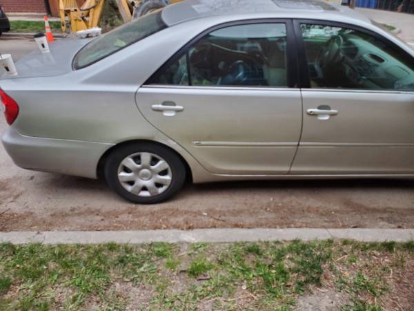 Toyota Camry Le with sunroof for sale in Chicago, IL – photo 7
