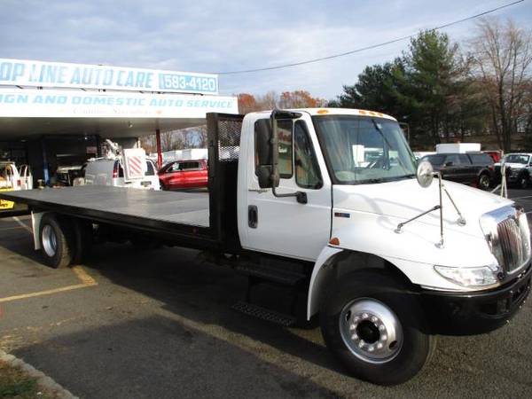 2012 International 4300 24 FOOT FLAT BED ** NON-CDL, NO AIR BRAKES... for sale in south amboy, MI – photo 2