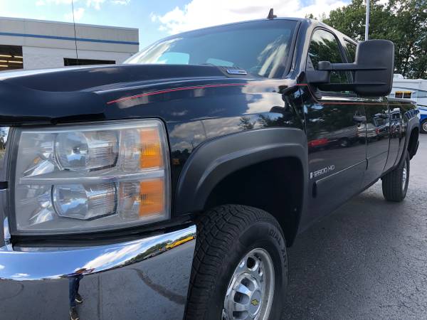 One Owner! 2007 Chevy Silverado 2500HD! 4x4! Crew Cab! Diesel! Sharp! for sale in Ortonville, OH – photo 9