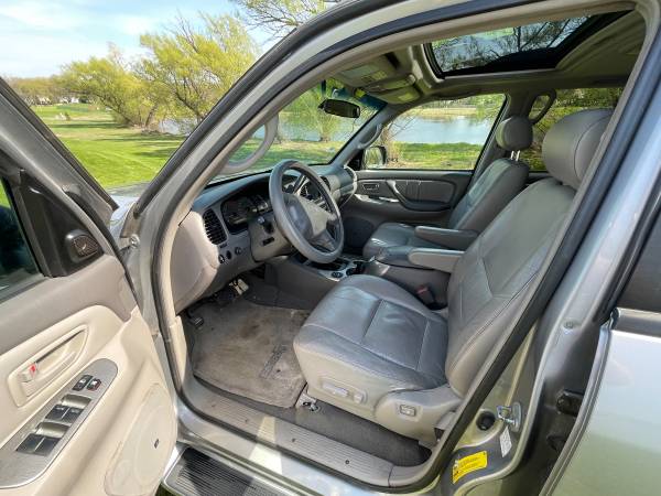 2002 Toyota Sequoia Limited for sale in Mundelein, IL – photo 4
