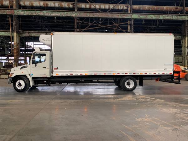 2013 Hino 338 7.6L Turbo Diesel 26ft Reefer Box Truck Pull Out Ramp... for sale in Lebanon, MD – photo 2