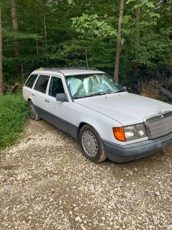 1987 Mercedes 300 TD wagon parts car - cars & trucks - by owner -... for sale in Leesburg, District Of Columbia – photo 2