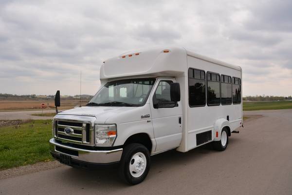 2014 Ford E-350 10 Passenger Paratransit Shuttle Bus for sale in Crystal Lake, OH – photo 3