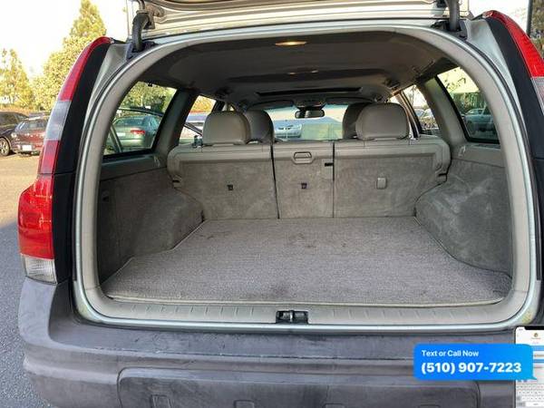 2004 Volvo XC70 2.5T Wagon 4D - cars & trucks - by dealer - vehicle... for sale in Newark, CA – photo 10