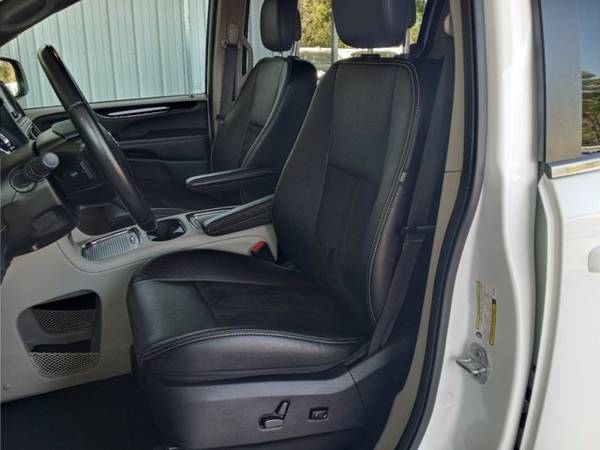 2019 Dodge Grand Caravan SXT - - by dealer - vehicle for sale in Wilmington, NC – photo 13