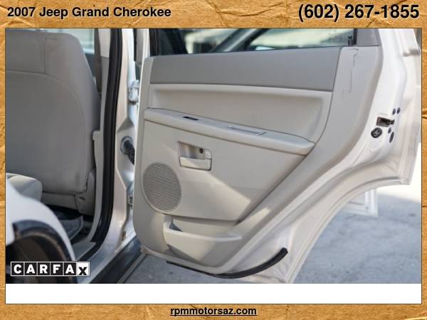 2007 Jeep Grand Cherokee Laredo 4WD - cars & trucks - by dealer -... for sale in Phoenix, AZ – photo 12
