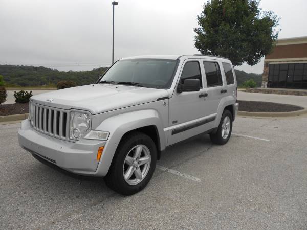 2009 JEEP LIBERTY SPORT 4X4 - cars & trucks - by dealer - vehicle... for sale in Lake Ozark, MO – photo 6