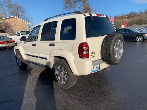 2006 Jeep Liberty Limited - cars & trucks - by dealer - vehicle... for sale in Louisville, KY – photo 4