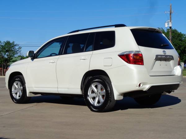 2010 Toyota Highlander, No Accident, Low Mileage Gas Saver Nice 1! for sale in Dallas, TX – photo 3