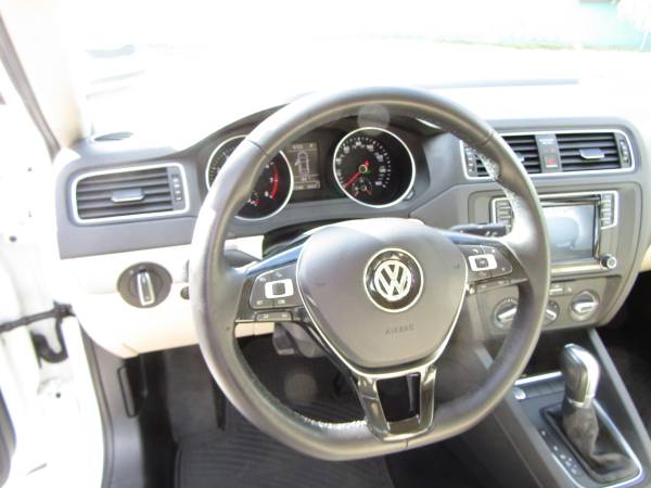 2017 Volkswagen Jetta SE - cars & trucks - by dealer - vehicle... for sale in Hernando, FL – photo 15