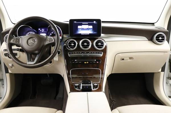 SLEEK 2016 Mercedes Benz *HEATED COOLED LEATHER w GPS* GLC 300 for sale in Clinton, MO – photo 11