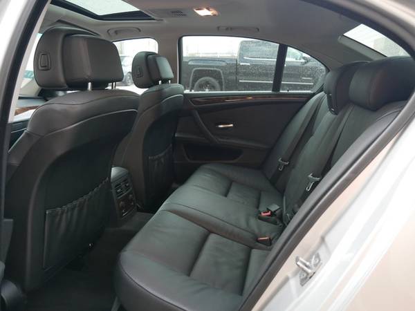 2010 BMW 5 Series 528i xDrive - - by dealer - vehicle for sale in Roseville, MN – photo 9