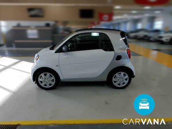 2017 smart fortwo Proxy Hatchback Coupe 2D coupe Silver - FINANCE -... for sale in Park Ridge, IL – photo 5