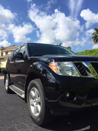 2011 Nissan Pathinder Amazing! for sale in Estero, FL
