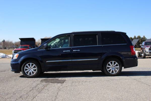 2015 CHRYSLER TOWN & COUNTRY TOURING VAN - - by dealer for sale in Middlebury, VT – photo 8