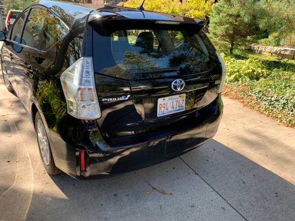 Toyota Prius V 2012 Hybrid - cars & trucks - by owner - vehicle... for sale in Clarendon Hills, IL – photo 6
