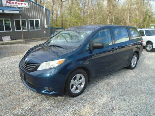 2011 Toyota ( 1 Owner ) Sienna XLE DVD GPS/2012 4Runner - cars for sale in Hickory, TN – photo 16