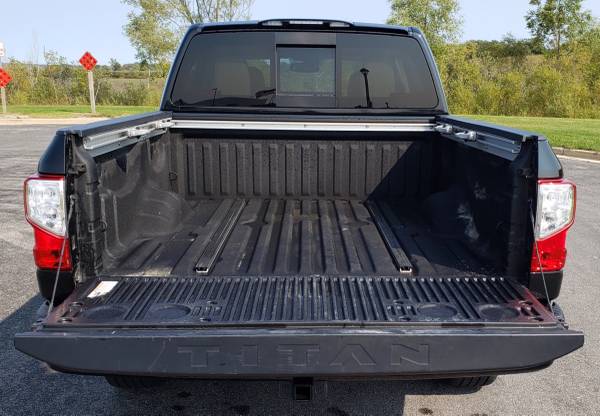 ~ ~ ~ 2019 Nissan Titan SL Crew Cab 4x4 ( ONLY 10K MILES!!! ) ~ ~ ~... for sale in Mukwonago, WI – photo 7