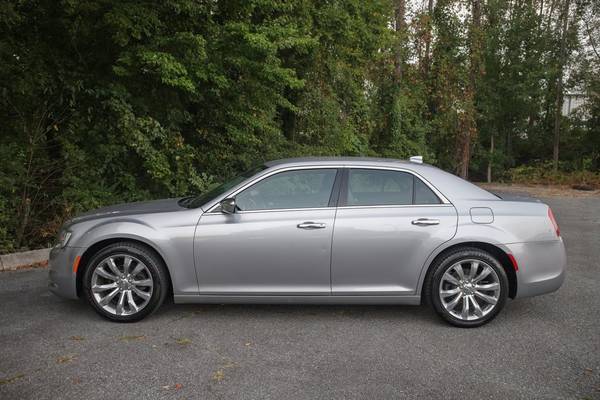 Chrysler 300 Leather Bluetooth Rear Camera Rear A/C Low Miles Nice! for sale in Savannah, GA – photo 5