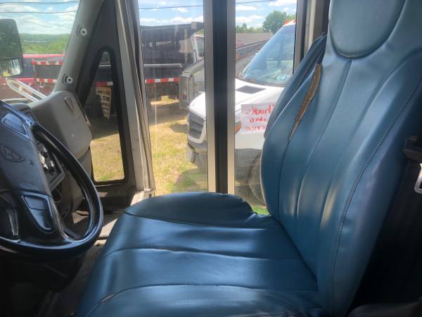2013 BUS INTERNATIONAL CORPORATION 3000HC - cars & trucks - by owner... for sale in Merrimack, NH – photo 9