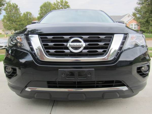 2017 Nissan Pathfinder Platinum AWD - Black - Fantastic Condition for sale in Fairfield, OH – photo 7