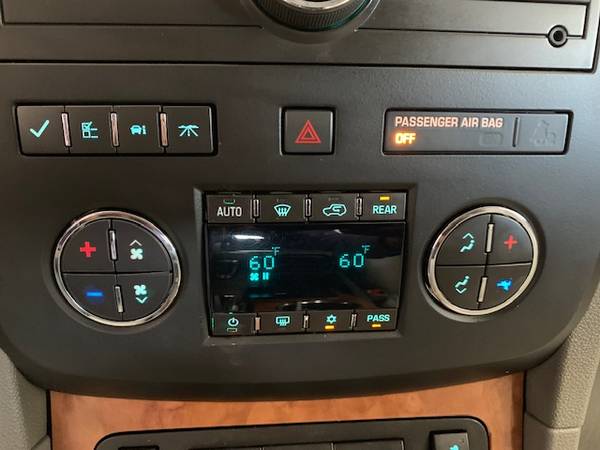 2011 Buick Enclave CXL! Heated Leather! New Tires! 3rd Row! NO RUST! for sale in Suamico, WI – photo 16