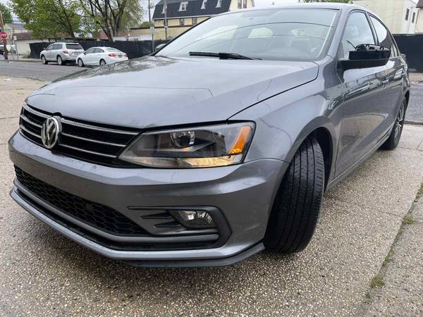 2018 VolksWagen Jetta Se Gry/Blk 24 K miles Clean Title Paid Off for sale in Baldwin, NY – photo 2