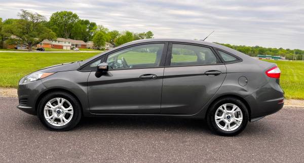 2015 Ford Fiesta SE - Low Mile 94K - Clean Title for sale in Kansas City, MO – photo 3