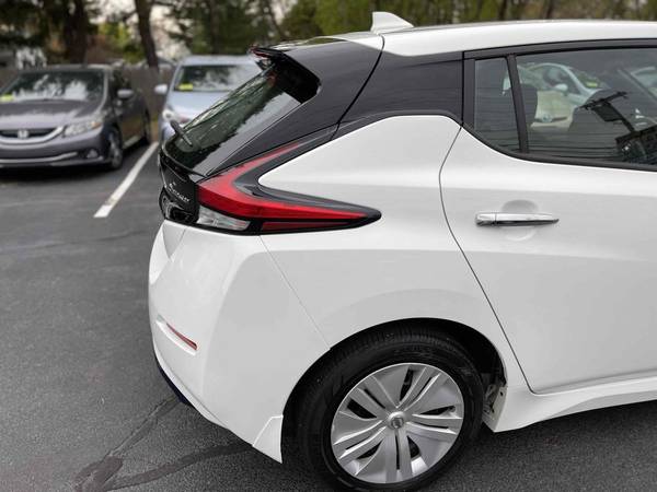 2018 Nissan LEAF S ALL ELECTRIC 151 MILES DC FAST CHARGING 16000 for sale in Walpole, MA – photo 9