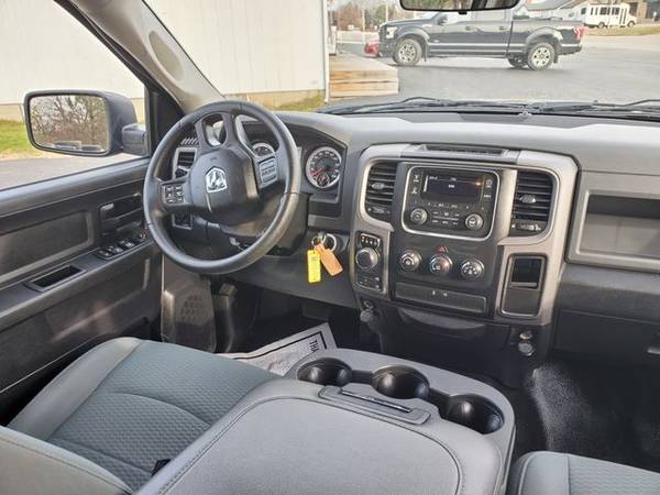 2015 Ram 1500 Crew Cab - Financing Available! - cars & trucks - by... for sale in Grayslake, IL – photo 23