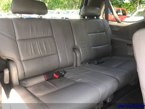 2004 Toyota Sequoia 4X4 SR5 3ROW Seat Leather Clean Carfax Local SU for sale in Milwaukee, OR – photo 14