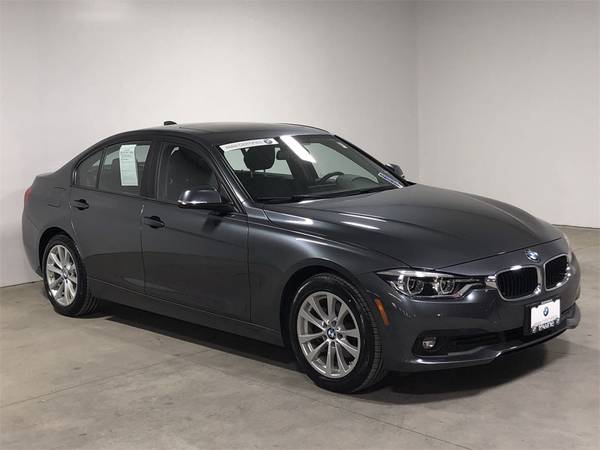 2018 BMW 3 Series 320i xDrive - - by dealer - vehicle for sale in Buffalo, NY – photo 10