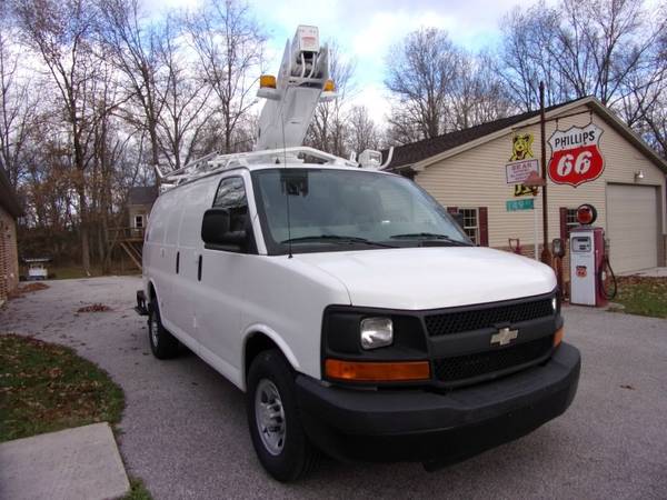 2007 Chevrolet Express Cargo Van RWD 3500 135 - cars & trucks - by... for sale in New Oxford, SC – photo 2