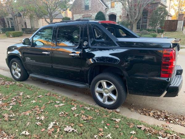 2013 Chevrolet Black Diamond Avalanche One owner 70,500 miles New... for sale in McKinney, TX – photo 4