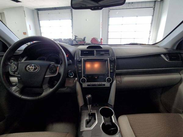 2014 Toyota Camry Hybrid XLE Sedan 4D sedan White - FINANCE ONLINE -... for sale in NEWARK, NY – photo 23