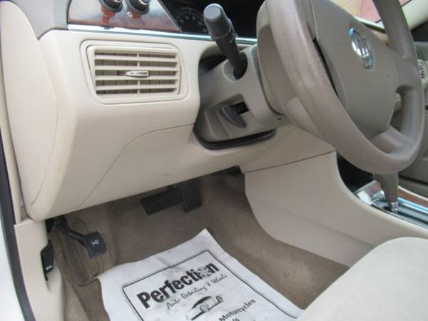 2006 Buick LaCrosse CX 4dr Sedan - - by dealer for sale in Bloomington, IL – photo 20
