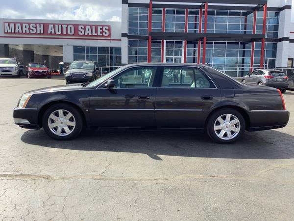 2008 Cadillac DTS! Loaded! Sharp! - - by dealer for sale in Ortonville, OH – photo 2
