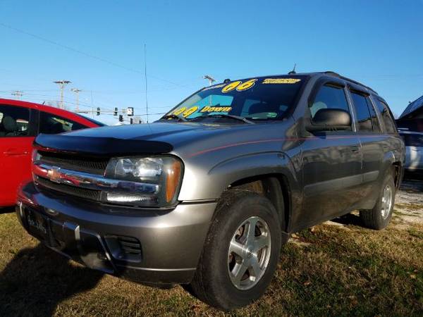 2005 Chevy Trailblazer ~ 4X4 ~ Financing Available!! - cars & trucks... for sale in Springfield, MO – photo 3