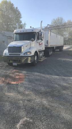 2005 Freightliner Columbia for sale in Price, MD – photo 4
