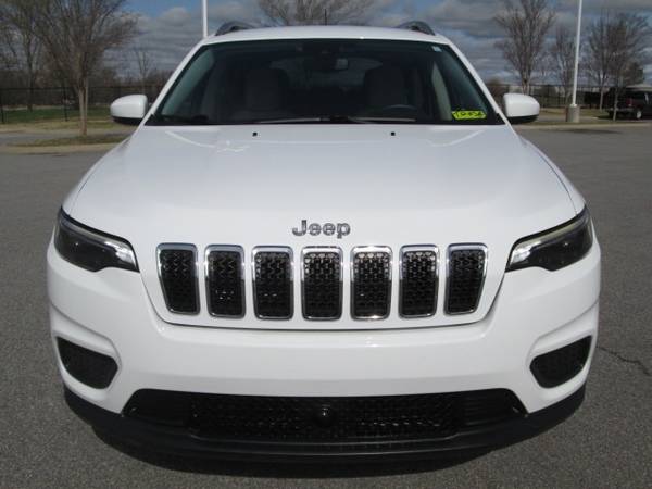 2021 Jeep Cherokee Latitude suv Bright White Clearcoat - cars & for sale in Bentonville, AR – photo 8