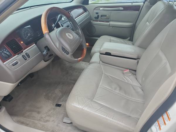 2004 Lincoln Town Car Ultimate - cars & trucks - by dealer - vehicle... for sale in Olathe, MO – photo 5