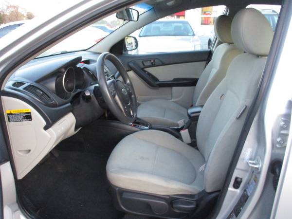 2011 Kia Forte Reliable car, low priced - - by for sale in Roanoke, VA – photo 9
