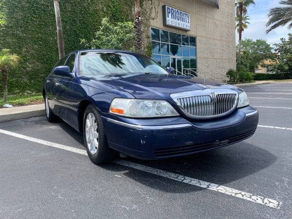 2009 Lincoln Town Car Signature L 4 6 V8 113K Miles Great Condition for sale in Jacksonville, FL – photo 2