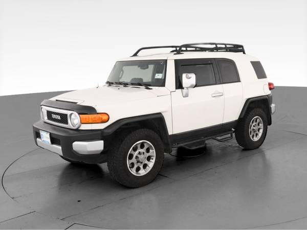 2013 Toyota FJ Cruiser Sport Utility 2D suv White - FINANCE ONLINE -... for sale in Brooklyn, NY – photo 3