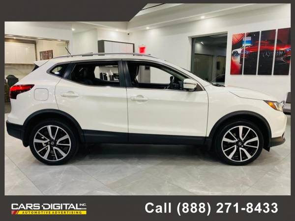 2017 Nissan Rogue Sport AWD SL Hatchback - cars & trucks - by dealer... for sale in Franklin Square, NY – photo 7