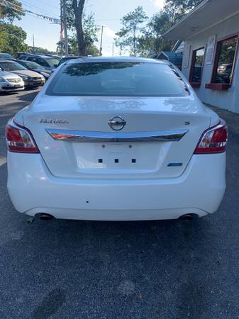 2013 Nissan Altima excellent condition - cars & trucks - by owner -... for sale in North Kingstown, RI – photo 5